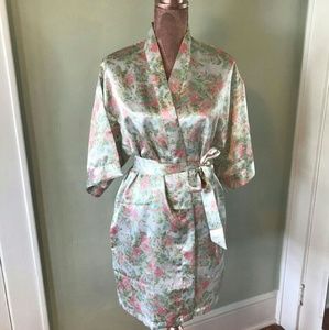 Sateen floral robe.